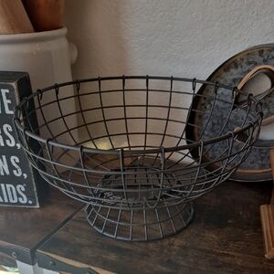 Black Wire Fruit Basket